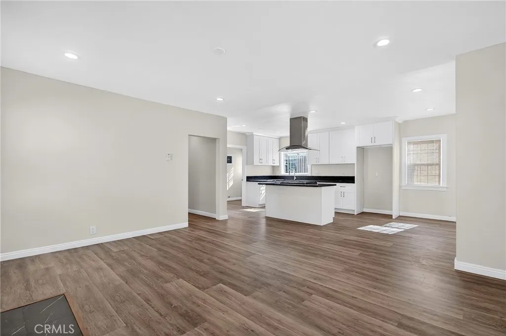 8734 Dalton, Los Angeles, California 90047 home-pic-2