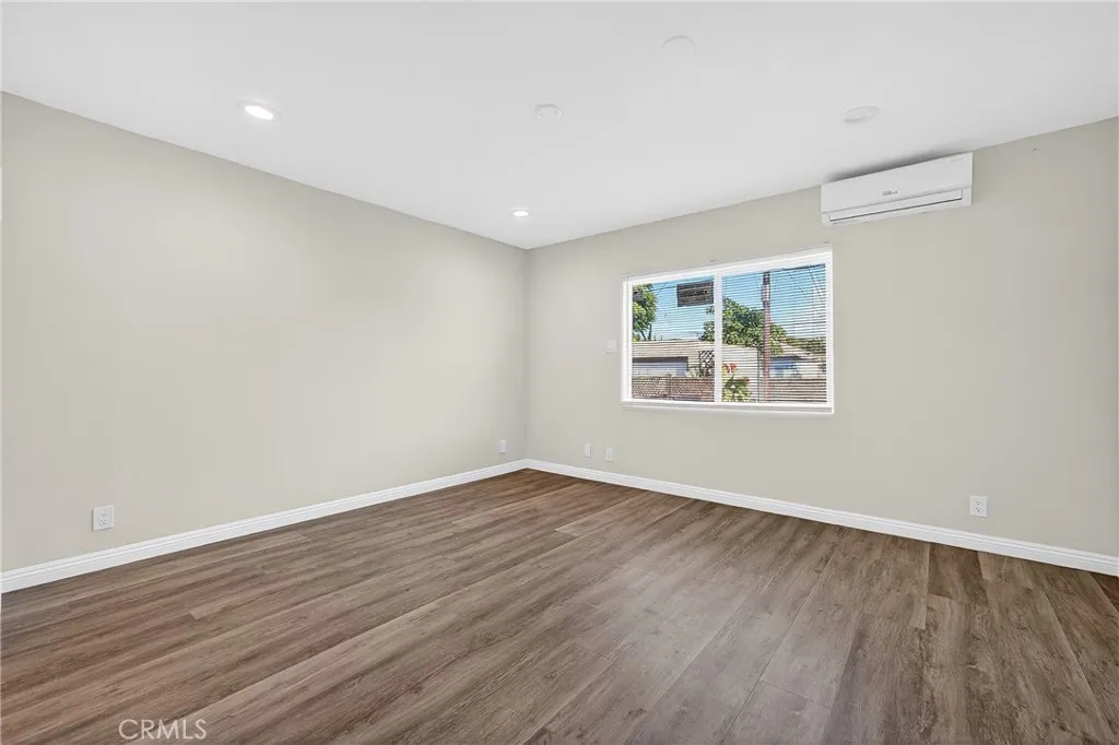 8734 Dalton, Los Angeles, California 90047 home-pic-16