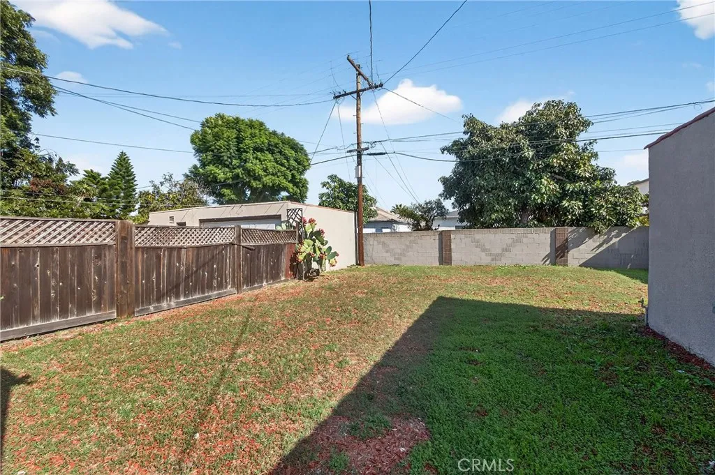8734 Dalton, Los Angeles, California 90047 home-pic-24