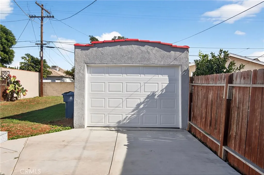 8734 Dalton, Los Angeles, California 90047 home-pic-22