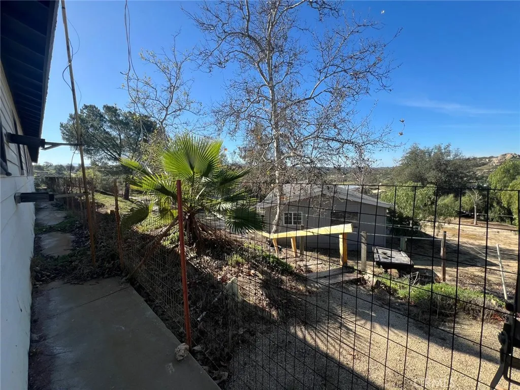 37220 Quarter Valley Road, Temecula, California 92592 home-pic-8