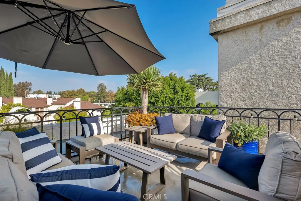 4444 Moorpark Way, Toluca Lake, California 91602 home-pic-20