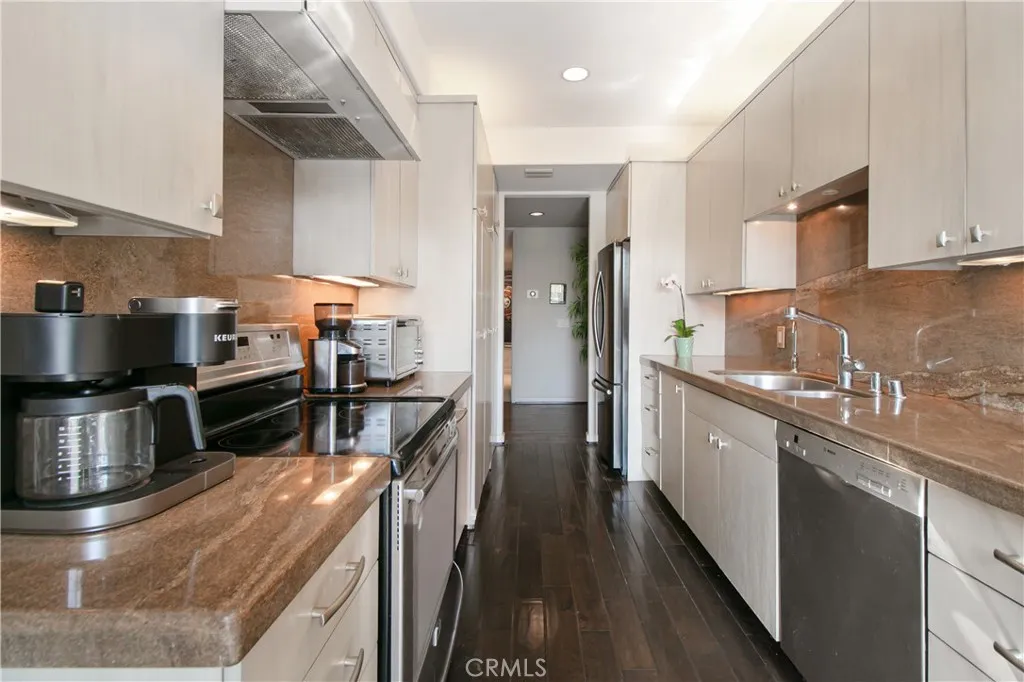 4949 Genesta 308, Encino, California 91316 home-pic-12