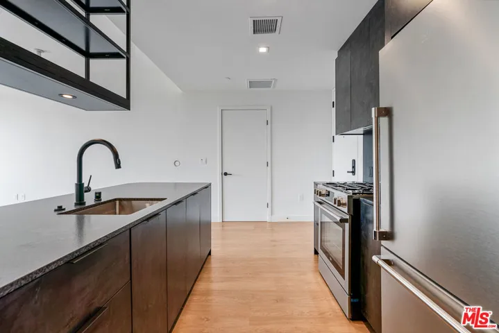 10700 Tabor Street 408, Los Angeles, California 90034