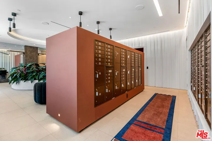 10700 Tabor Street 408, Los Angeles, California 90034