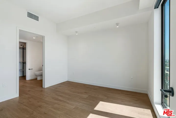 10700 Tabor Street 408, Los Angeles, California 90034