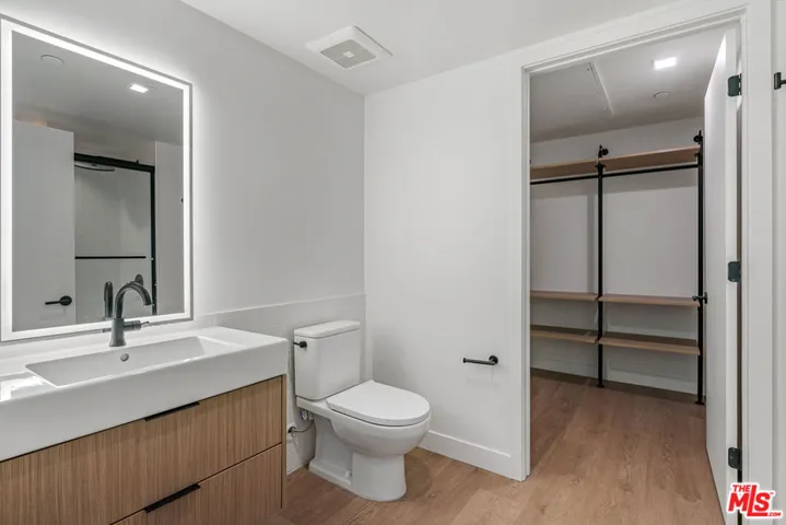 10700 Tabor Street 408, Los Angeles, California 90034