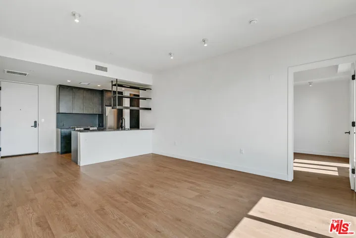 10700 Tabor Street 408, Los Angeles, California 90034