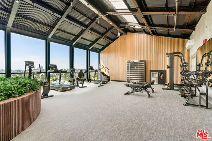 10700 Tabor Street 408, Los Angeles, California 90034