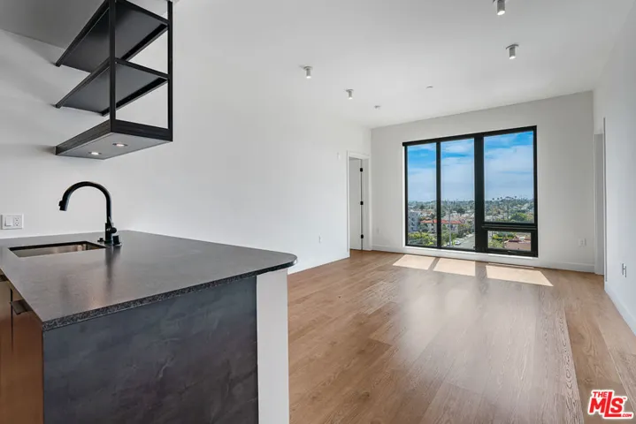 10700 Tabor Street 408, Los Angeles, California 90034