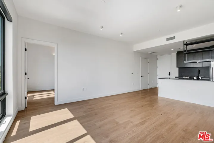 10700 Tabor Street 408, Los Angeles, California 90034