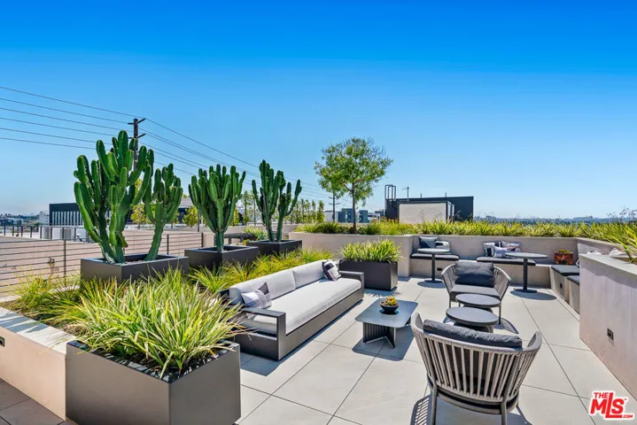 10700 Tabor Street 408, Los Angeles, California 90034