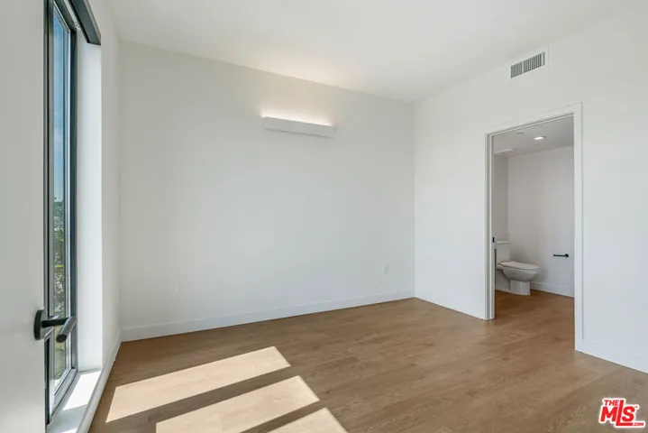 10700 Tabor Street 408, Los Angeles, California 90034