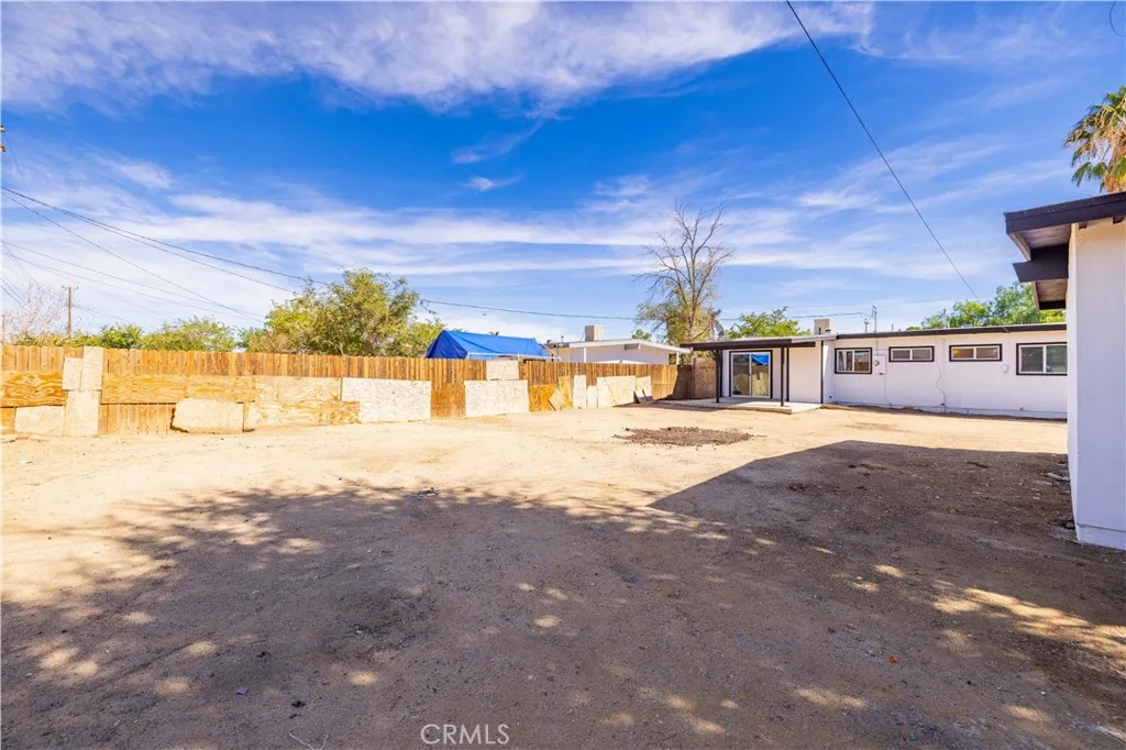 37857 Melton, Palmdale, California 93550 home-pic-17