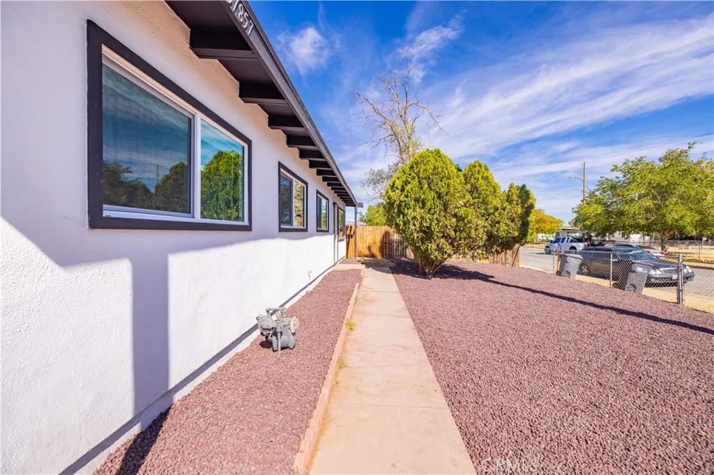 37857 Melton, Palmdale, California 93550 home-pic-2
