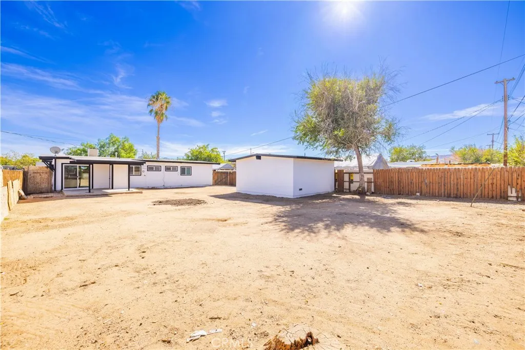 37857 Melton, Palmdale, California 93550 home-pic-16