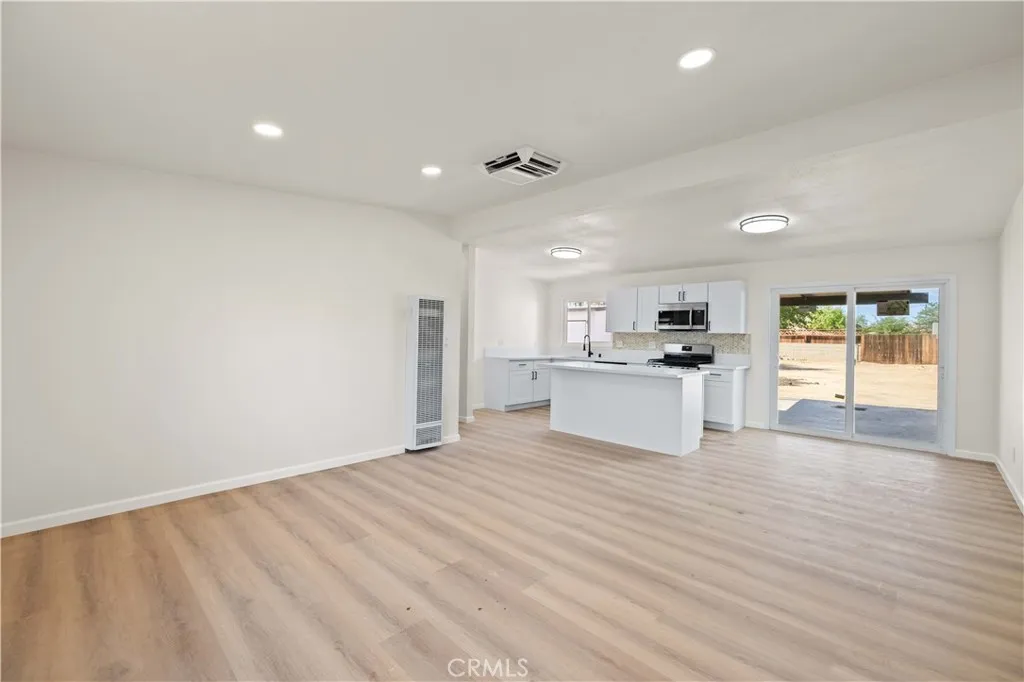 37857 Melton, Palmdale, California 93550 home-pic-4