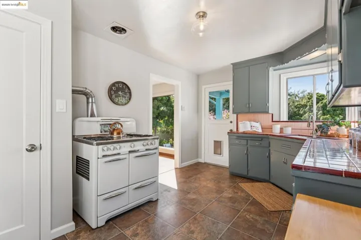 115 Behrens St, El Cerrito, California 94530
