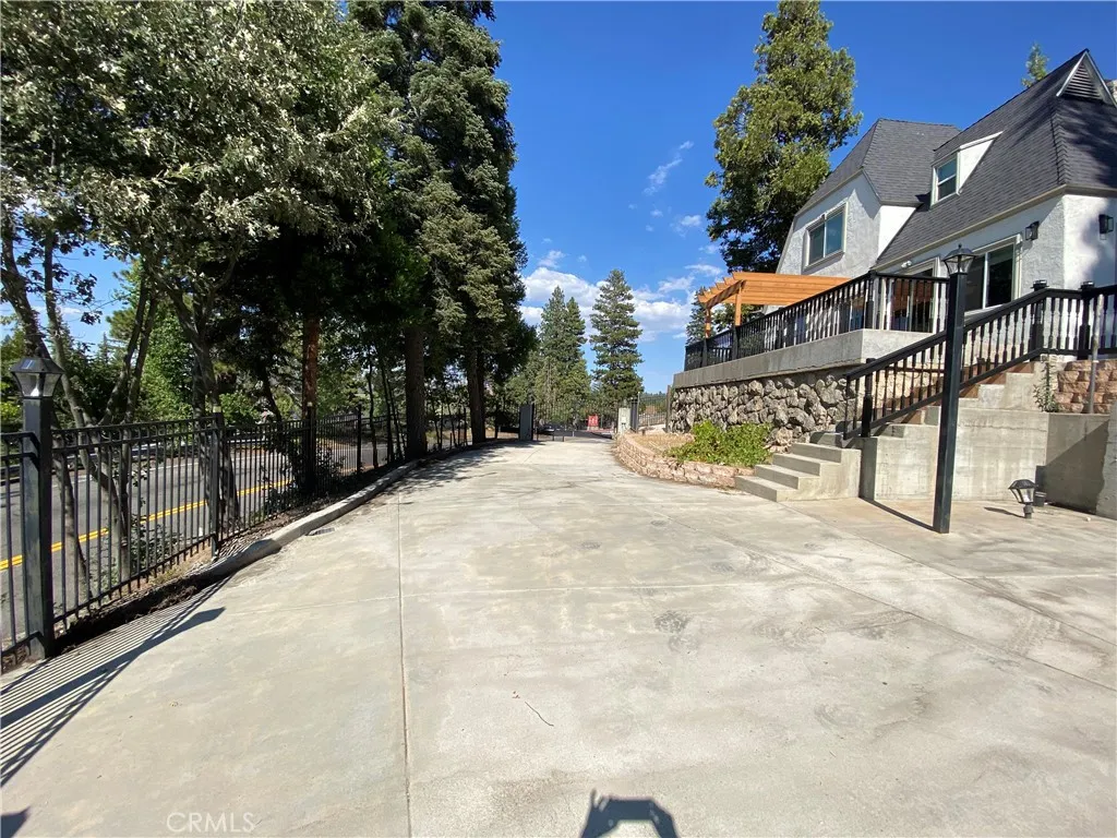 Private Driveway