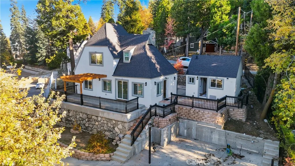 27981 Lakes Edge Road, Lake Arrowhead, California 92352 home-pic-1