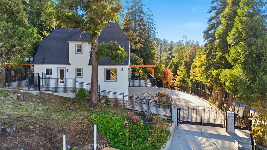 27981 Lakes Edge Road, Lake Arrowhead, California 92352 home-pic-3
