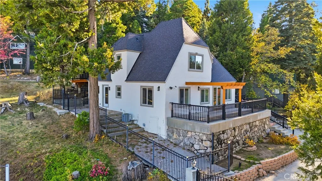 27981 Lakes Edge Road, Lake Arrowhead, California 92352 home-pic-0