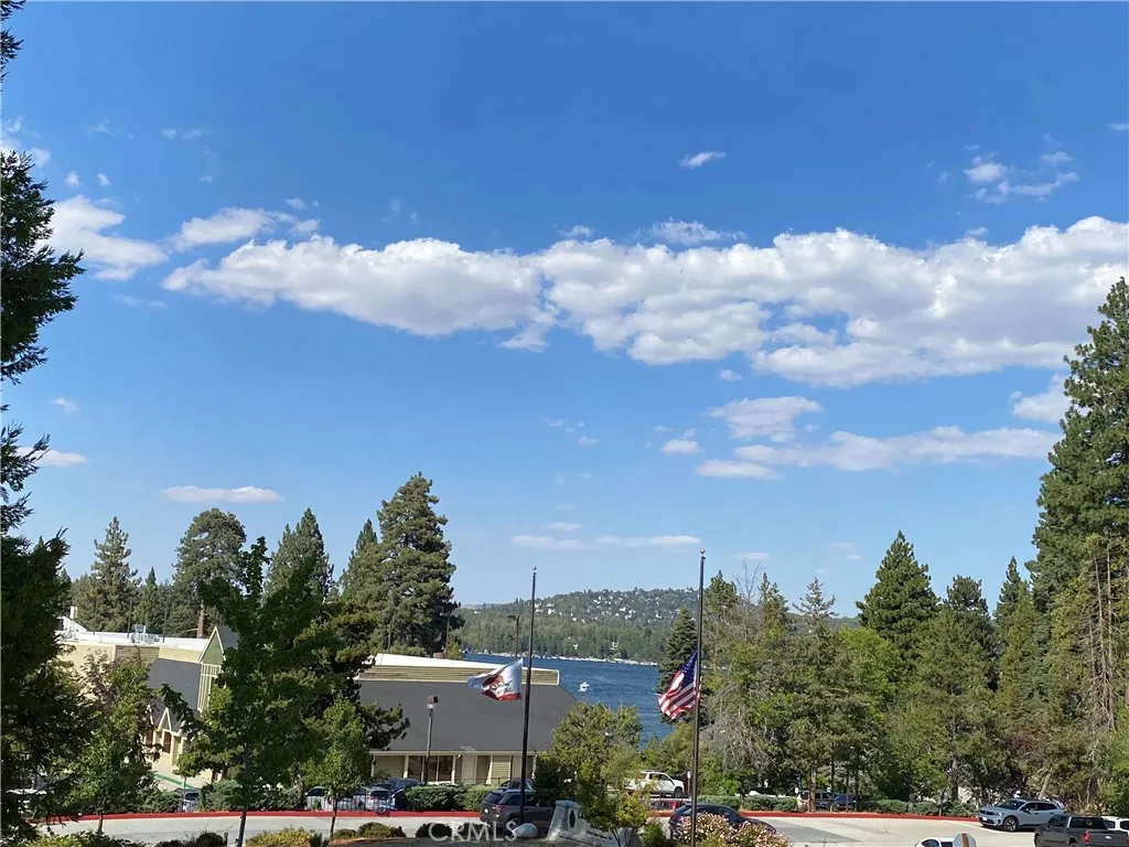 27981 Lakes Edge Road, Lake Arrowhead, California 92352 home-pic-8