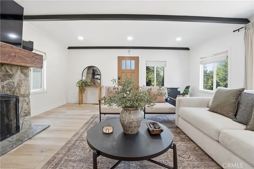 27981 Lakes Edge Road, Lake Arrowhead, California 92352 home-pic-15