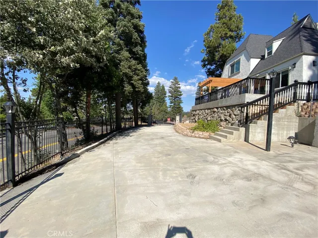 Private Driveway