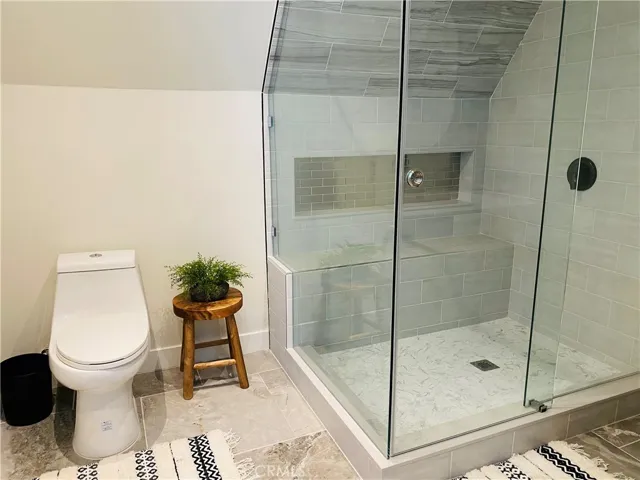 Primary bath en suite 2