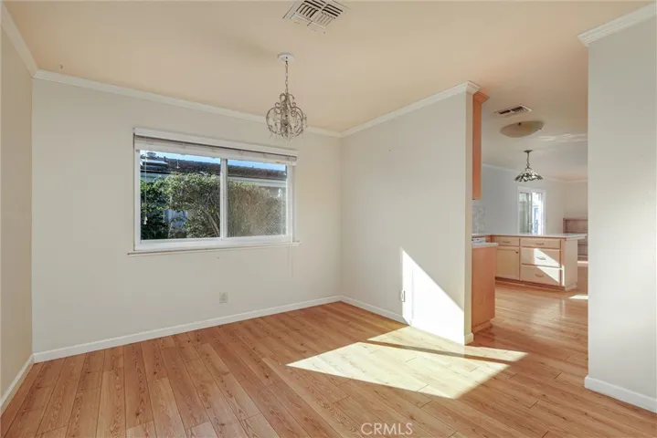 Dining room.