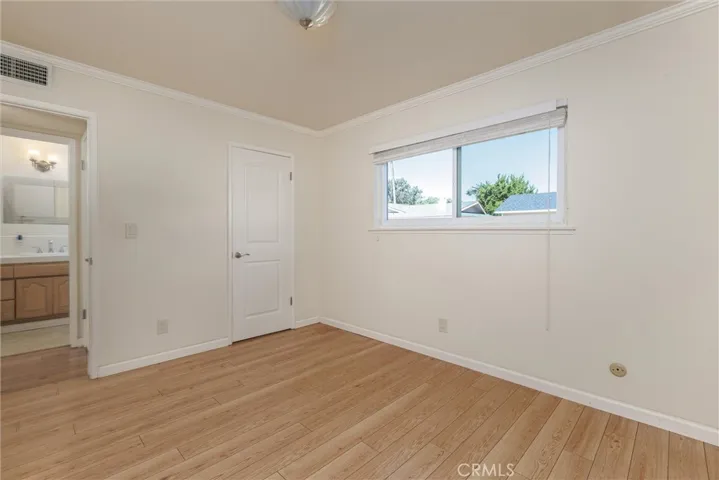 Second bedroom.