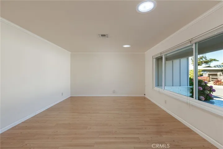 Front sitting room.