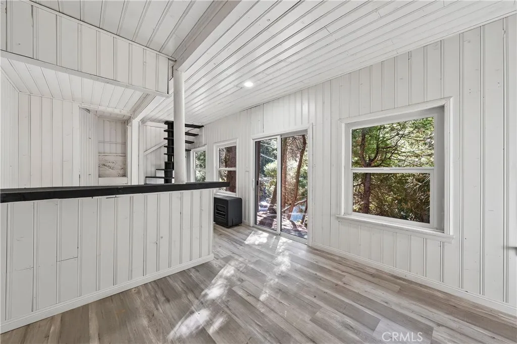 23740 Skyland, Crestline, California 92325 home-pic-15