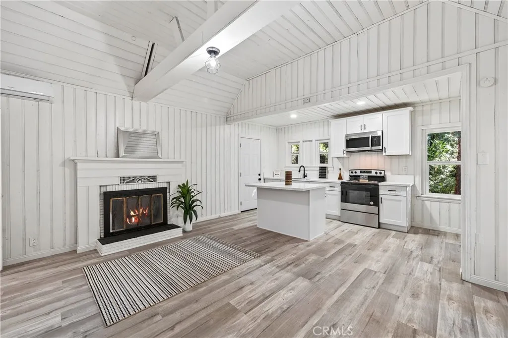 23740 Skyland, Crestline, California 92325 home-pic-3