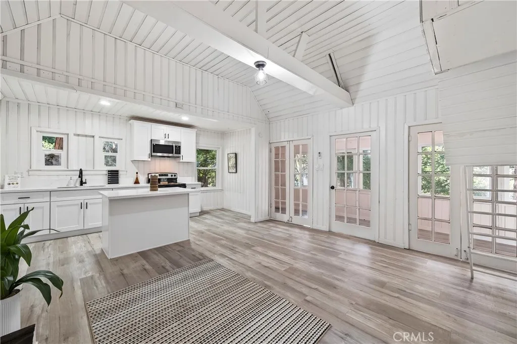 23740 Skyland, Crestline, California 92325 home-pic-1