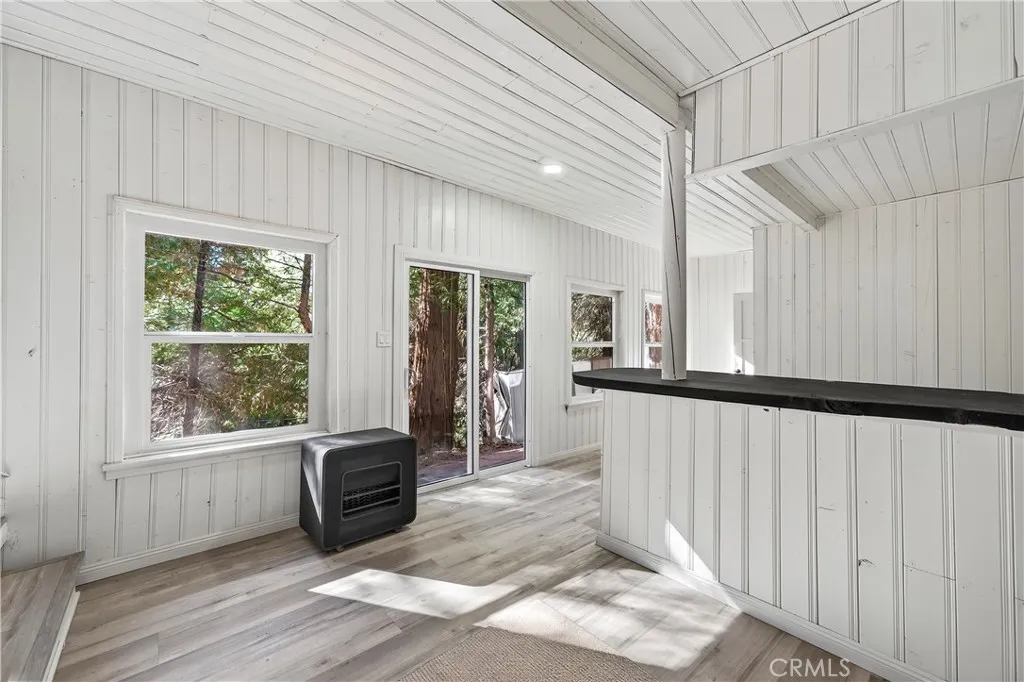 23740 Skyland, Crestline, California 92325 home-pic-16