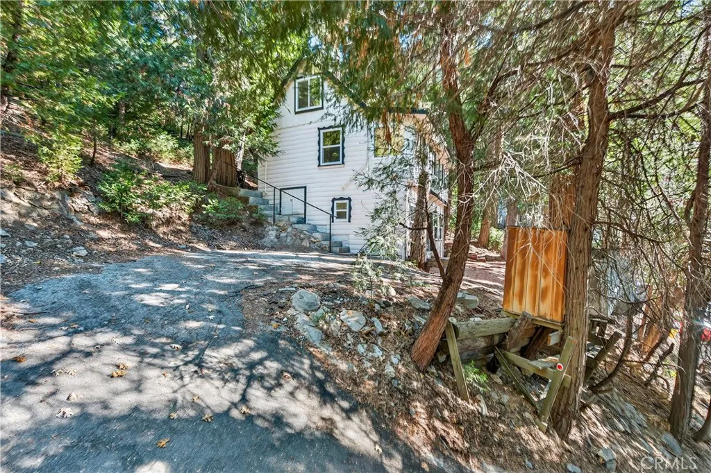 23740 Skyland, Crestline, California 92325 home-pic-0