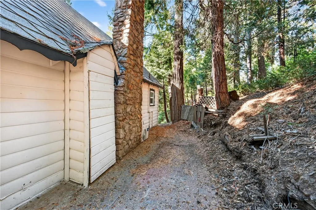 23740 Skyland, Crestline, California 92325 home-pic-26