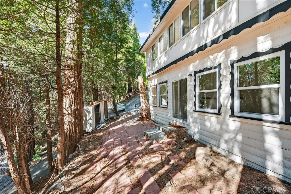 23740 Skyland, Crestline, California 92325 home-pic-30