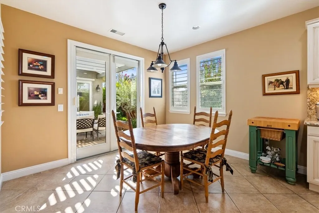 2425 Traditions Loop, Paso Robles, California 93446 home-pic-6