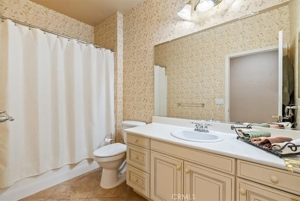 2425 Traditions Loop, Paso Robles, California 93446 home-pic-25