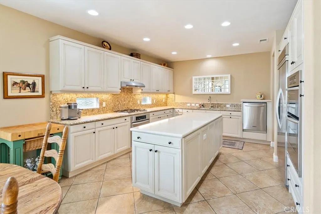 2425 Traditions Loop, Paso Robles, California 93446 home-pic-7