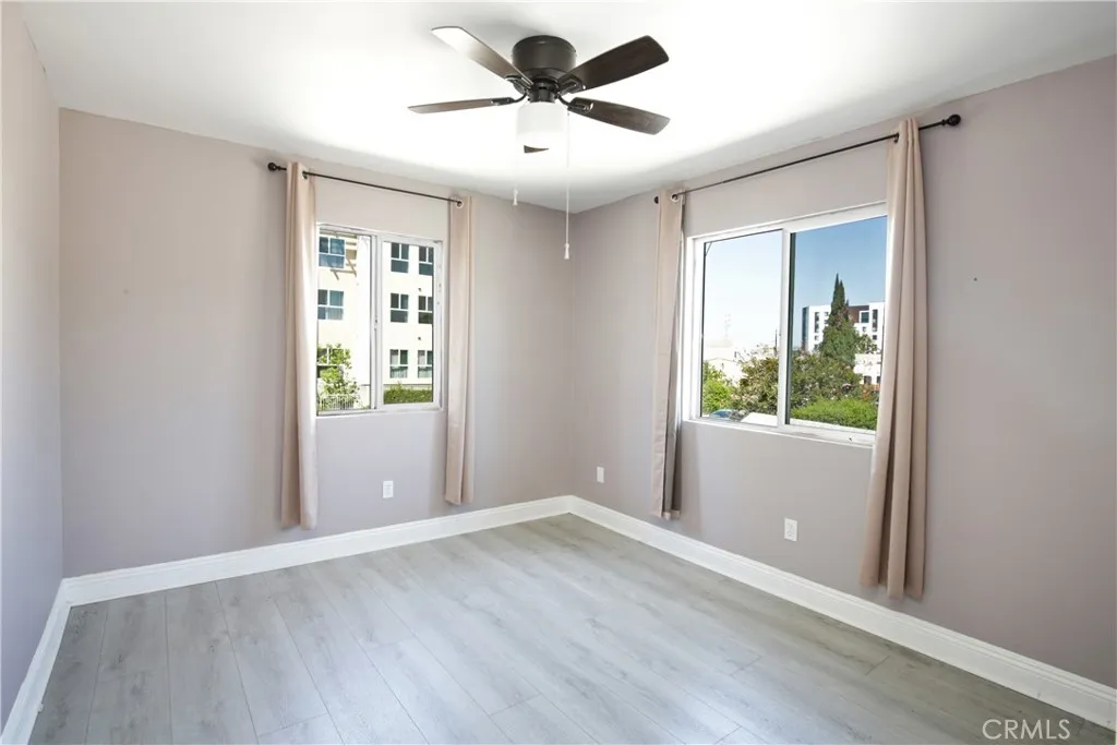 8718 Menlo Ave, Los Angeles, California 90044 home-pic-15