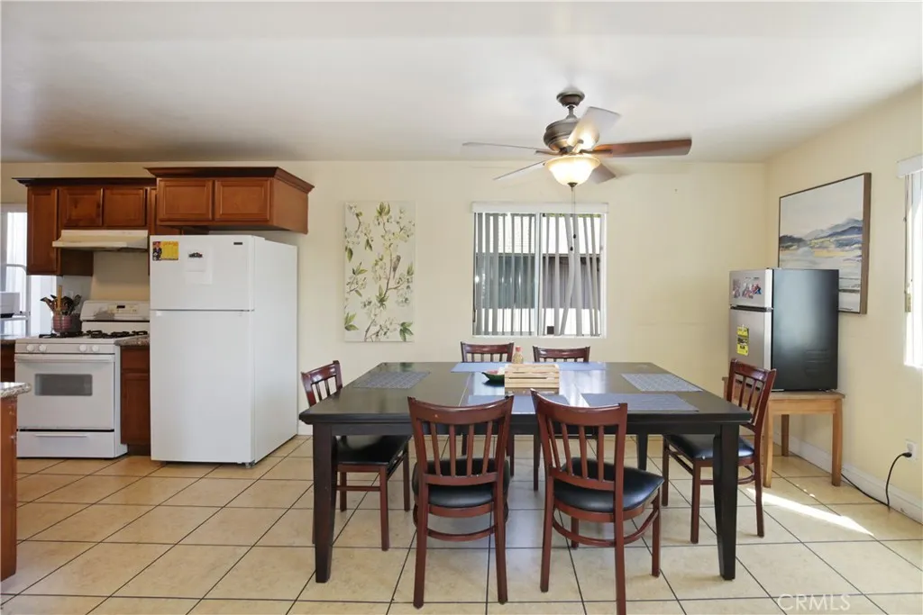 8718 Menlo Ave, Los Angeles, California 90044 home-pic-20