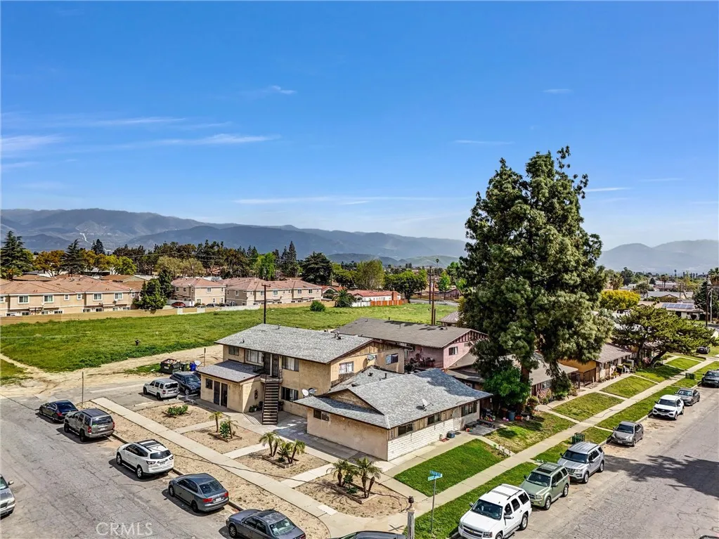 160 W Cascade, Rialto, California 92376 home-pic-0