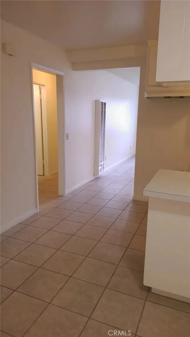 160 W Cascade, Rialto, California 92376 home-pic-11