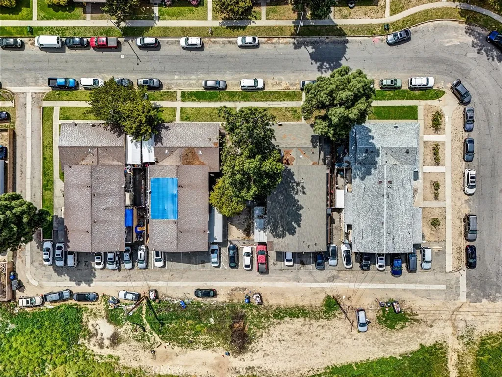 160 W Cascade, Rialto, California 92376 home-pic-7