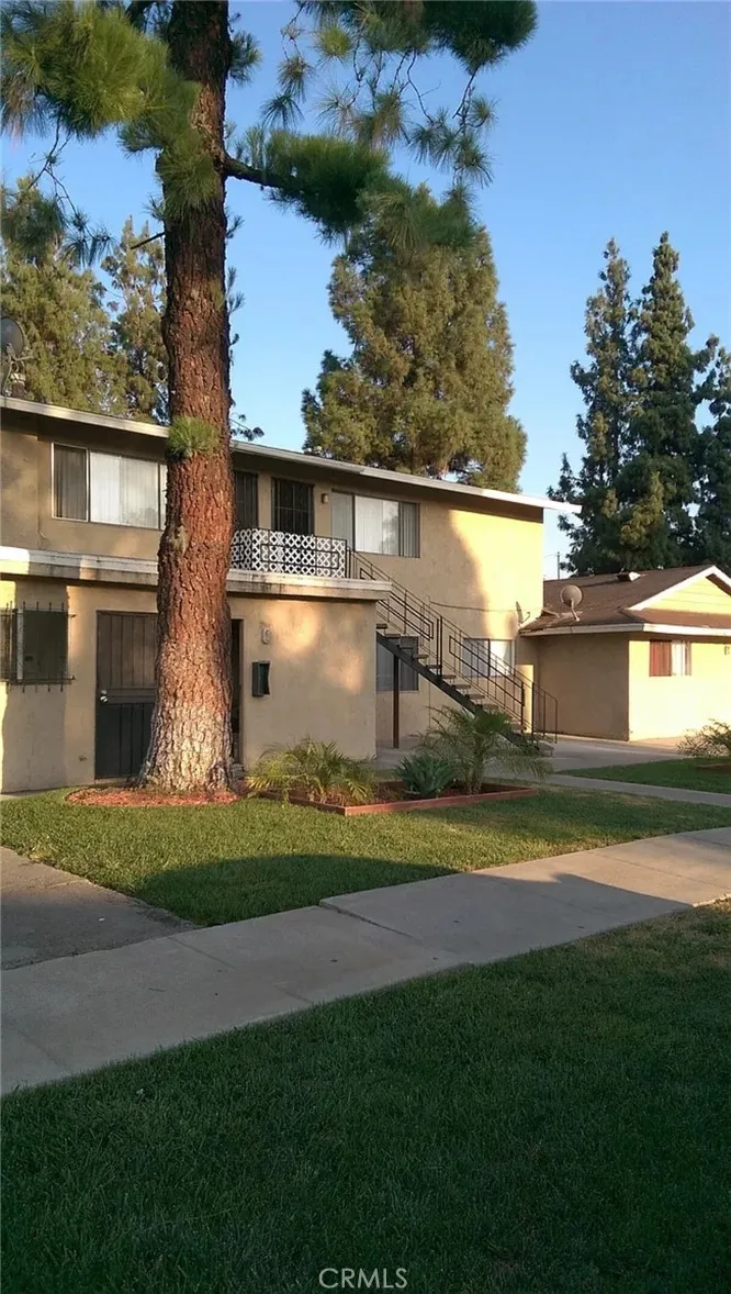 160 W Cascade, Rialto, California 92376 home-pic-10