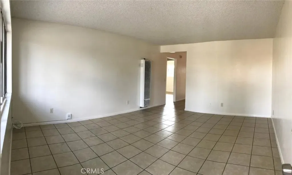 160 W Cascade, Rialto, California 92376 home-pic-21